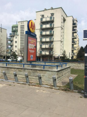 Apartment next Metro Stoklosy